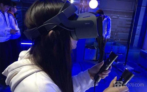 腾讯在T-Day活动上首次展示自研PC VR头显