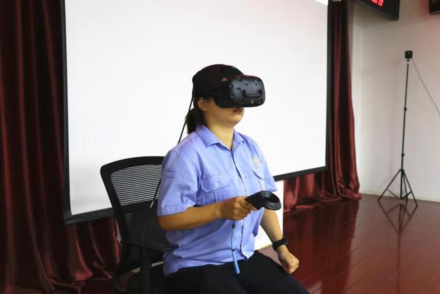 “情景+VR” 公交车驾驶员VR安全危情演练培训