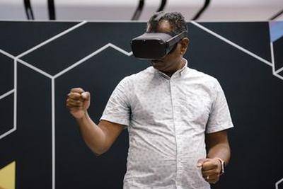 推出AR眼镜之前 苹果或先在2022年推出一款VR头戴设备