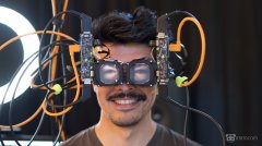 戴上VR头显也能进行眼神交流！Facebook展示反向透视VR原型